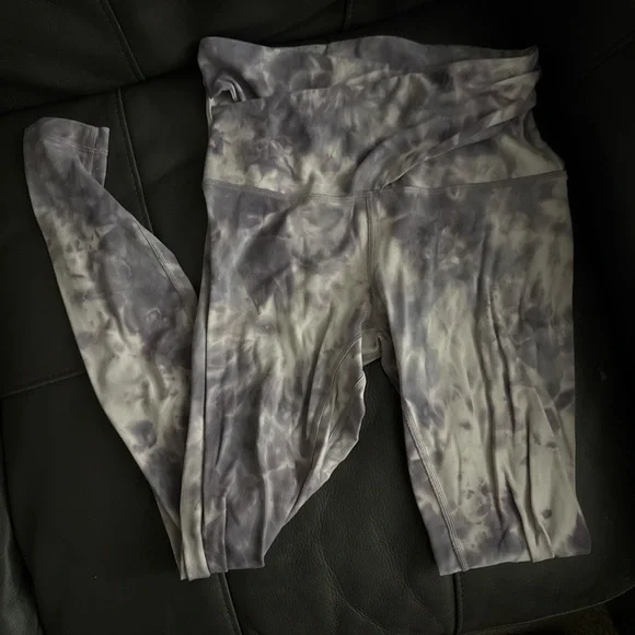 Lululemon tie-dye legging full length
Wrap waistline - Picture 1 of 2